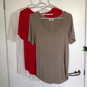 Aritzia - Babaton basic t-shirt